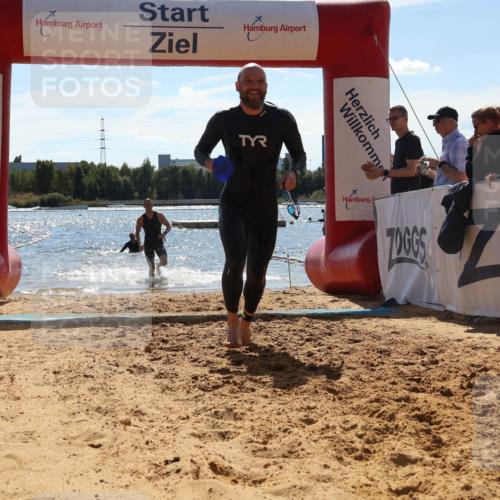 07.09.2025 - 19. Norderstedt Triathlon Luisa Fischer http://msf.ph/oto/8759356 07.09.2025 13:47:15 Schwimmen 395, 1408 meine-sportfotos.de