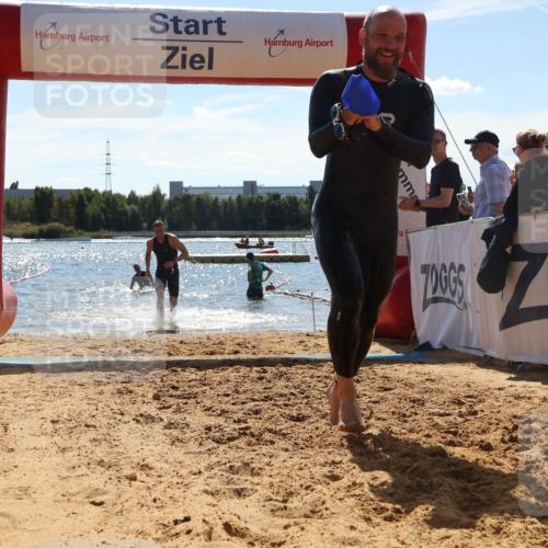 07.09.2025 - 19. Norderstedt Triathlon Luisa Fischer http://msf.ph/oto/8759368 07.09.2025 13:47:15 Schwimmen 395, 1408 meine-sportfotos.de