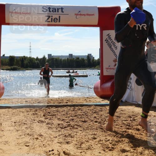 07.09.2025 - 19. Norderstedt Triathlon Luisa Fischer http://msf.ph/oto/8759373 07.09.2025 13:47:16 Schwimmen 1408 meine-sportfotos.de