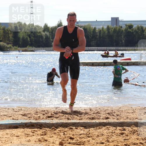 07.09.2025 - 19. Norderstedt Triathlon Luisa Fischer http://msf.ph/oto/8759385 07.09.2025 13:47:17 Schwimmen 1408 meine-sportfotos.de