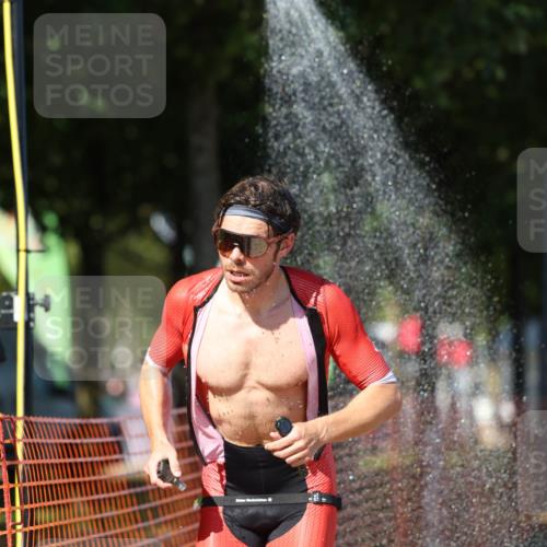 07.09.2025 - 19. Norderstedt Triathlon Michael Strokosch http://msf.ph/oto/8759386 07.09.2025 14:57:13 Laufen 974 meine-sportfotos.de