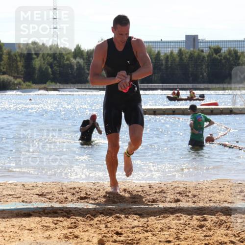 07.09.2025 - 19. Norderstedt Triathlon Luisa Fischer http://msf.ph/oto/8759387 07.09.2025 13:47:18 Schwimmen 1408 meine-sportfotos.de