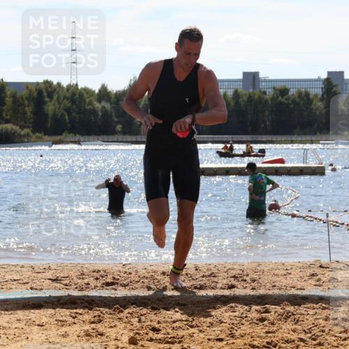 07.09.2025 - 19. Norderstedt Triathlon Luisa Fischer http://msf.ph/oto/8759390 07.09.2025 13:47:18 Schwimmen 1408 meine-sportfotos.de
