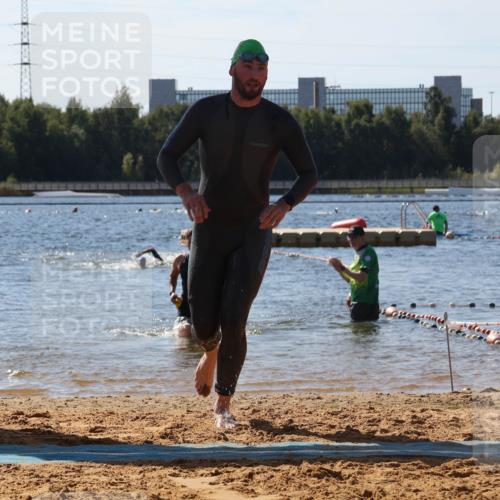 07.09.2025 - 19. Norderstedt Triathlon Luisa Fischer http://msf.ph/oto/8759397 07.09.2025 12:04:23 Schwimmen 732 meine-sportfotos.de
