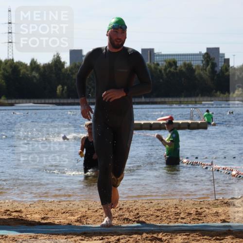07.09.2025 - 19. Norderstedt Triathlon Luisa Fischer http://msf.ph/oto/8759403 07.09.2025 12:04:24 Schwimmen 732 meine-sportfotos.de