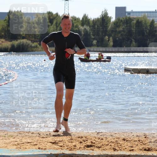 07.09.2025 - 19. Norderstedt Triathlon Luisa Fischer http://msf.ph/oto/8759414 07.09.2025 13:47:38 Schwimmen 427 meine-sportfotos.de