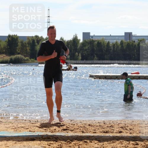 07.09.2025 - 19. Norderstedt Triathlon Luisa Fischer http://msf.ph/oto/8759429 07.09.2025 13:47:39 Schwimmen 427 meine-sportfotos.de