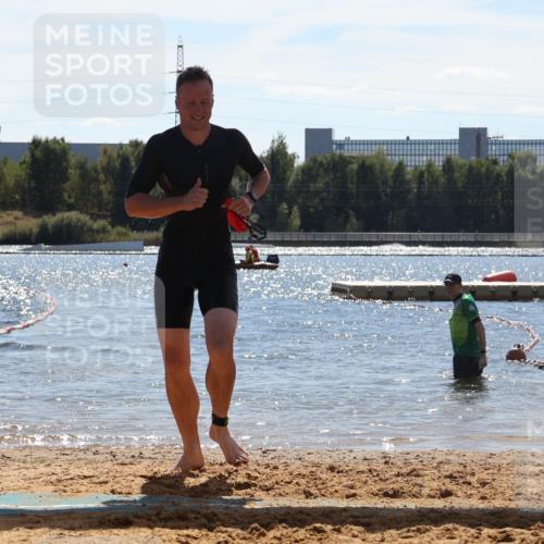 07.09.2025 - 19. Norderstedt Triathlon Luisa Fischer http://msf.ph/oto/8759436 07.09.2025 13:47:40 Schwimmen 427 meine-sportfotos.de