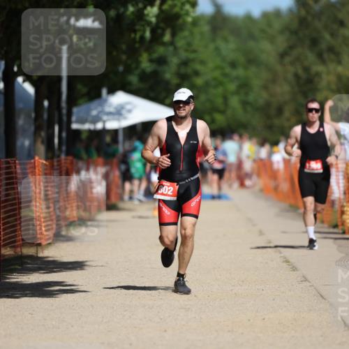 07.09.2025 - 19. Norderstedt Triathlon Michael Strokosch http://msf.ph/oto/8759439 07.09.2025 12:52:43 Laufen 802, 1359 meine-sportfotos.de
