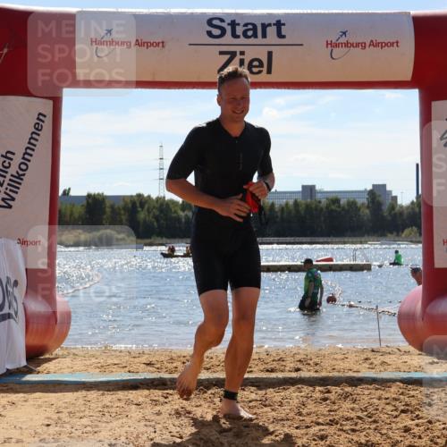 07.09.2025 - 19. Norderstedt Triathlon Luisa Fischer http://msf.ph/oto/8759457 07.09.2025 13:47:42 Schwimmen 427 meine-sportfotos.de