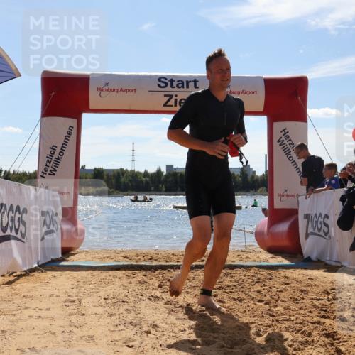 07.09.2025 - 19. Norderstedt Triathlon Luisa Fischer http://msf.ph/oto/8759465 07.09.2025 13:47:42 Schwimmen 427 meine-sportfotos.de