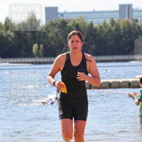 07.09.2025 - 19. Norderstedt Triathlon Luisa Fischer http://msf.ph/oto/8759466 07.09.2025 12:04:29 Schwimmen 224, 732 meine-sportfotos.de