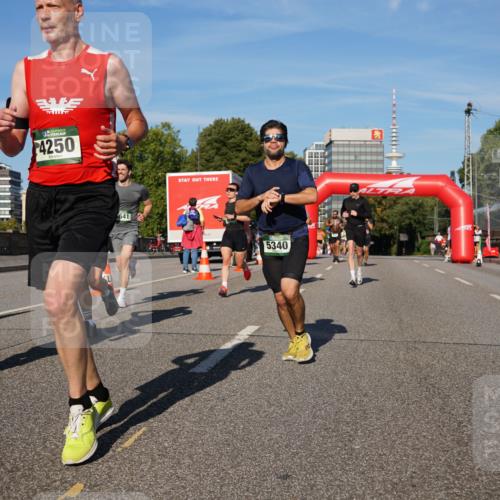 07.09.2025 - BARMER Alsterlauf Yannick Fuchs http://msf.ph/oto/8759478 07.09.2025 09:39:34 Laufen 2117, 4250, 641, 5340 meine-sportfotos.de