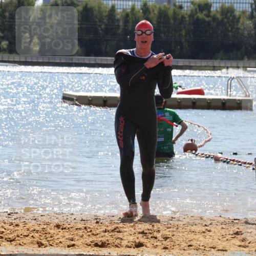 07.09.2025 - 19. Norderstedt Triathlon Luisa Fischer http://msf.ph/oto/8759480 07.09.2025 13:49:13 Schwimmen 967 meine-sportfotos.de