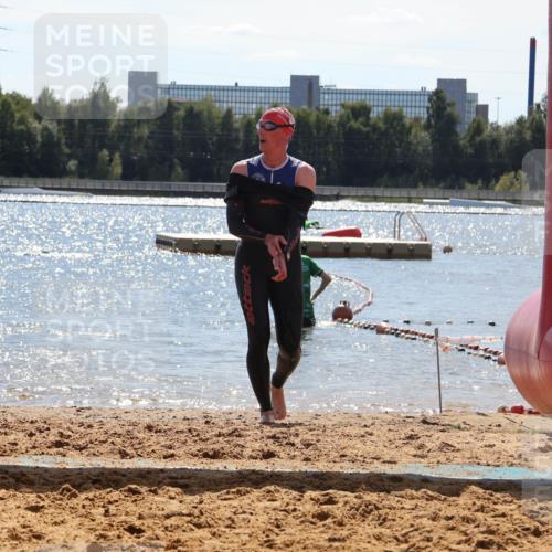 07.09.2025 - 19. Norderstedt Triathlon Luisa Fischer http://msf.ph/oto/8759494 07.09.2025 13:49:14 Schwimmen 967 meine-sportfotos.de