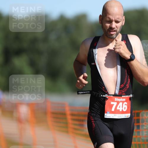 07.09.2025 - 19. Norderstedt Triathlon Michael Strokosch http://msf.ph/oto/8759497 07.09.2025 12:06:15 Laufen 746 meine-sportfotos.de