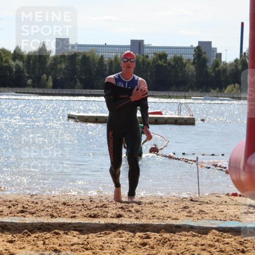 07.09.2025 - 19. Norderstedt Triathlon Luisa Fischer http://msf.ph/oto/8759499 07.09.2025 13:49:14 Schwimmen 967 meine-sportfotos.de