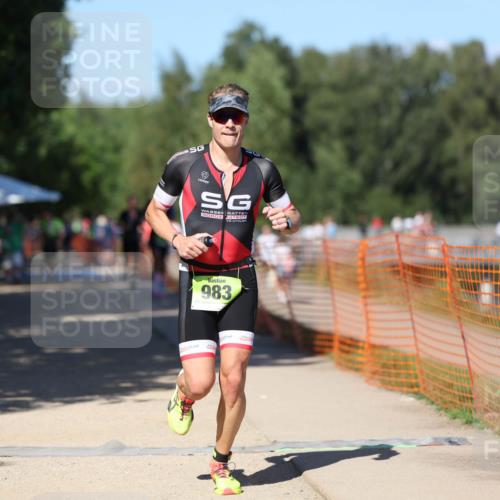 07.09.2025 - 19. Norderstedt Triathlon Michael Strokosch http://msf.ph/oto/8759505 07.09.2025 14:57:23 Laufen 983 meine-sportfotos.de