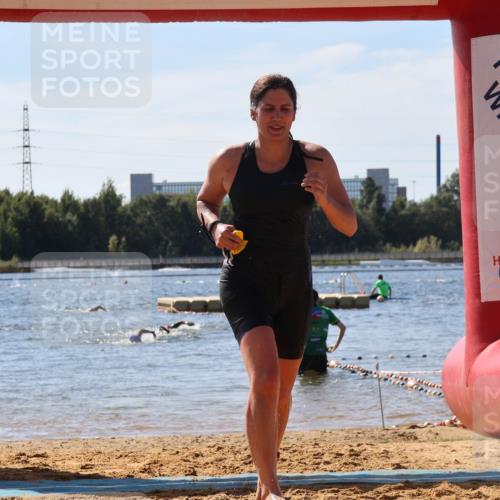 07.09.2025 - 19. Norderstedt Triathlon Luisa Fischer http://msf.ph/oto/8759509 07.09.2025 12:04:31 Schwimmen 224, 732 meine-sportfotos.de