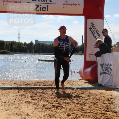 07.09.2025 - 19. Norderstedt Triathlon Luisa Fischer http://msf.ph/oto/8759538 07.09.2025 13:49:17 Schwimmen 967 meine-sportfotos.de