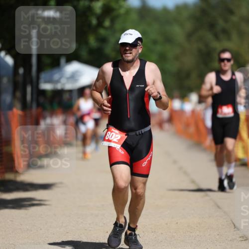07.09.2025 - 19. Norderstedt Triathlon Michael Strokosch http://msf.ph/oto/8759542 07.09.2025 12:52:45 Laufen 802, 1359 meine-sportfotos.de