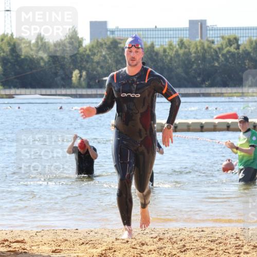 07.09.2025 - 19. Norderstedt Triathlon Luisa Fischer http://msf.ph/oto/8759545 07.09.2025 12:04:50 Schwimmen 769 meine-sportfotos.de