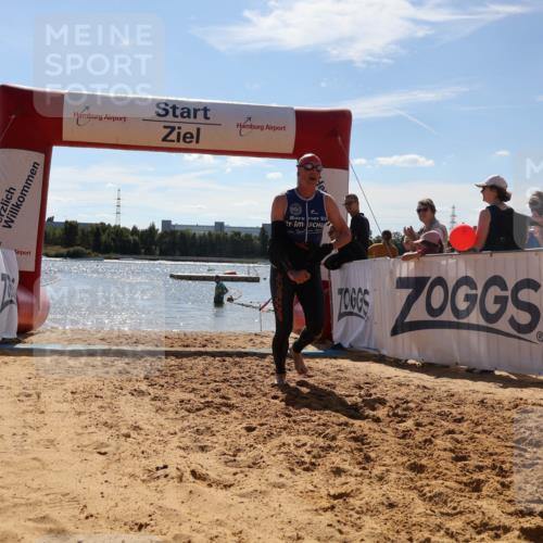 07.09.2025 - 19. Norderstedt Triathlon Luisa Fischer http://msf.ph/oto/8759547 07.09.2025 13:49:18 Schwimmen 967 meine-sportfotos.de