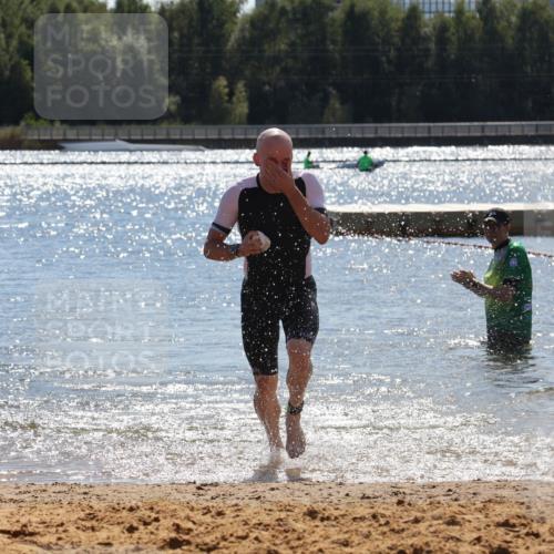 07.09.2025 - 19. Norderstedt Triathlon Luisa Fischer http://msf.ph/oto/8759556 07.09.2025 13:50:06 Schwimmen 420 meine-sportfotos.de