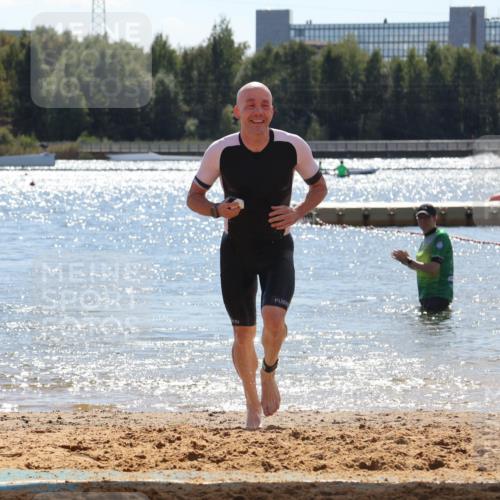 07.09.2025 - 19. Norderstedt Triathlon Luisa Fischer http://msf.ph/oto/8759579 07.09.2025 13:50:08 Schwimmen 420 meine-sportfotos.de