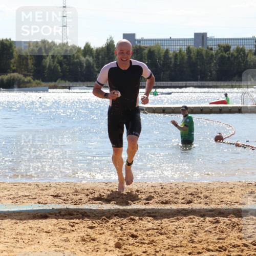 07.09.2025 - 19. Norderstedt Triathlon Luisa Fischer http://msf.ph/oto/8759590 07.09.2025 13:50:08 Schwimmen 420 meine-sportfotos.de