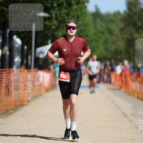 07.09.2025 - 19. Norderstedt Triathlon Michael Strokosch http://msf.ph/oto/8759606 07.09.2025 12:06:23 Laufen 280, 1258 meine-sportfotos.de