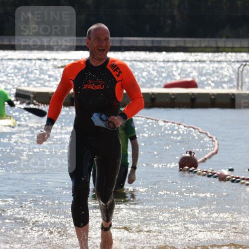 07.09.2025 - 19. Norderstedt Triathlon Luisa Fischer http://msf.ph/oto/8759625 07.09.2025 13:52:00 Schwimmen 905 meine-sportfotos.de