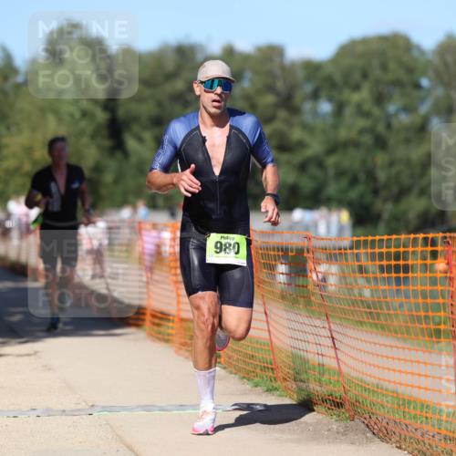 07.09.2025 - 19. Norderstedt Triathlon Michael Strokosch http://msf.ph/oto/8759631 07.09.2025 14:57:31 Laufen 980, 989, 1004 meine-sportfotos.de