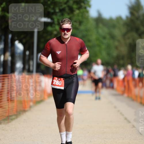 07.09.2025 - 19. Norderstedt Triathlon Michael Strokosch http://msf.ph/oto/8759636 07.09.2025 12:06:24 Laufen 280, 1258 meine-sportfotos.de