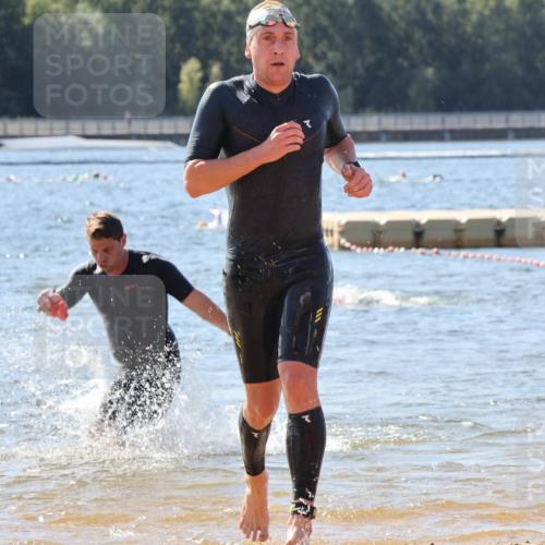 07.09.2025 - 19. Norderstedt Triathlon Luisa Fischer http://msf.ph/oto/8759646 07.09.2025 12:04:55 Schwimmen 739, 769, 811 meine-sportfotos.de