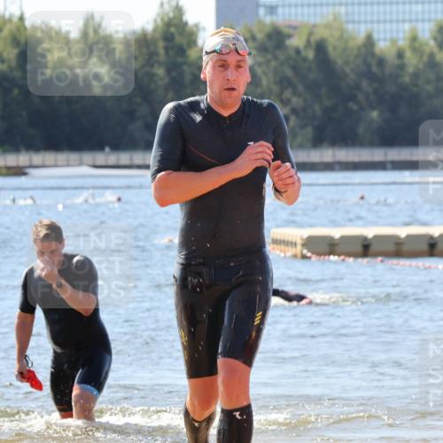 07.09.2025 - 19. Norderstedt Triathlon Luisa Fischer http://msf.ph/oto/8759657 07.09.2025 12:04:56 Schwimmen 739, 769, 811 meine-sportfotos.de