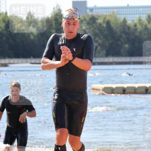07.09.2025 - 19. Norderstedt Triathlon Luisa Fischer http://msf.ph/oto/8759661 07.09.2025 12:04:56 Schwimmen 739, 769, 811 meine-sportfotos.de