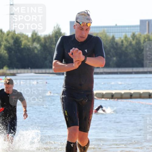 07.09.2025 - 19. Norderstedt Triathlon Luisa Fischer http://msf.ph/oto/8759678 07.09.2025 12:04:57 Schwimmen 739, 769, 811 meine-sportfotos.de