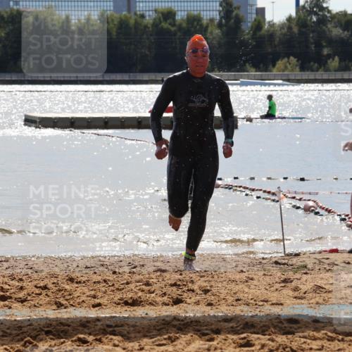 07.09.2025 - 19. Norderstedt Triathlon Luisa Fischer http://msf.ph/oto/8759682 07.09.2025 14:07:06 Schwimmen 896 meine-sportfotos.de