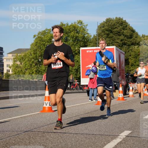 07.09.2025 - BARMER Alsterlauf Yannick Fuchs http://msf.ph/oto/8759695 07.09.2025 09:39:44 Laufen 5044, 4385, 4784 meine-sportfotos.de