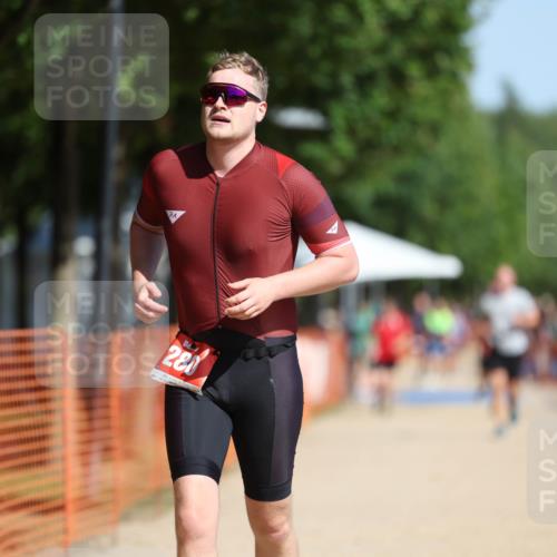 07.09.2025 - 19. Norderstedt Triathlon Michael Strokosch http://msf.ph/oto/8759704 07.09.2025 12:06:25 Laufen 280, 1258 meine-sportfotos.de