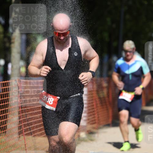 07.09.2025 - 19. Norderstedt Triathlon Michael Strokosch http://msf.ph/oto/8759710 07.09.2025 13:15:07 Laufen 166, 173, 308, 1264 meine-sportfotos.de