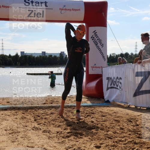 07.09.2025 - 19. Norderstedt Triathlon Luisa Fischer http://msf.ph/oto/8759754 07.09.2025 14:07:39 Schwimmen 1434 meine-sportfotos.de