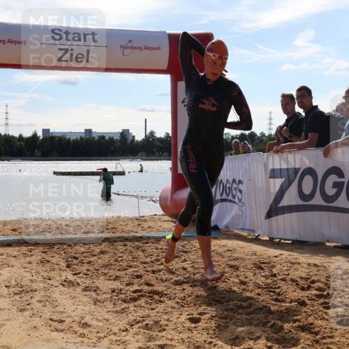 07.09.2025 - 19. Norderstedt Triathlon Luisa Fischer http://msf.ph/oto/8759758 07.09.2025 14:07:39 Schwimmen 1434 meine-sportfotos.de
