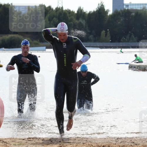 07.09.2025 - 19. Norderstedt Triathlon Luisa Fischer http://msf.ph/oto/8759767 07.09.2025 14:10:55 Schwimmen 1501, 1502, 1505 meine-sportfotos.de