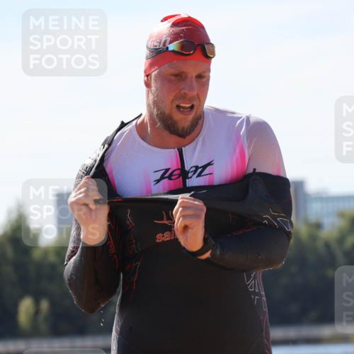 07.09.2025 - 19. Norderstedt Triathlon Luisa Fischer http://msf.ph/oto/8759772 07.09.2025 12:05:24 Schwimmen 1322 meine-sportfotos.de