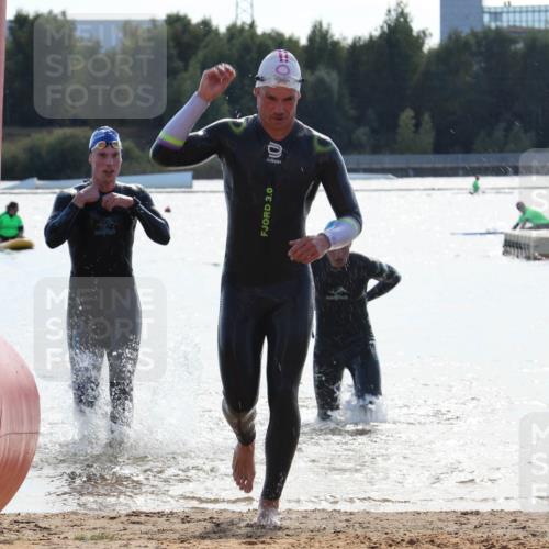 07.09.2025 - 19. Norderstedt Triathlon Luisa Fischer http://msf.ph/oto/8759783 07.09.2025 14:10:55 Schwimmen 1501, 1502, 1505 meine-sportfotos.de