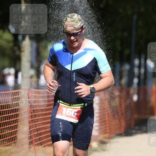 07.09.2025 - 19. Norderstedt Triathlon Michael Strokosch http://msf.ph/oto/8759785 07.09.2025 13:15:09 Laufen 166, 173, 308 meine-sportfotos.de