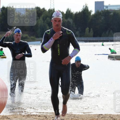 07.09.2025 - 19. Norderstedt Triathlon Luisa Fischer http://msf.ph/oto/8759787 07.09.2025 14:10:55 Schwimmen 1501, 1502, 1505 meine-sportfotos.de