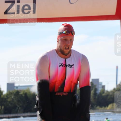 07.09.2025 - 19. Norderstedt Triathlon Luisa Fischer http://msf.ph/oto/8759789 07.09.2025 12:05:24 Schwimmen 1322 meine-sportfotos.de